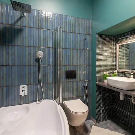 Апартаменти Alfa Halytska 9