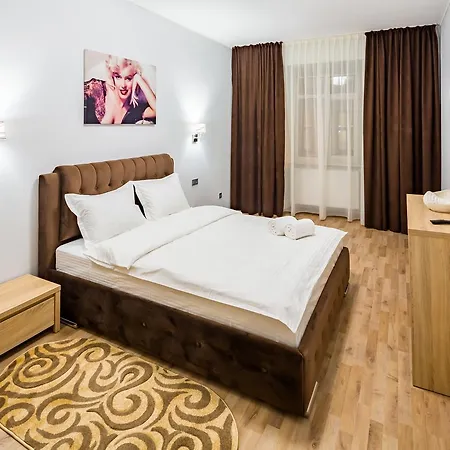 Апартаменти Alfa Halytska 9 *