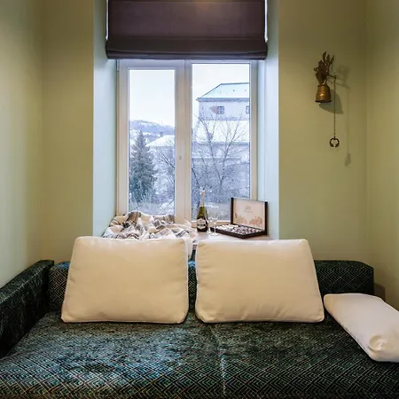 Alfa Halytska 9 إلفيف