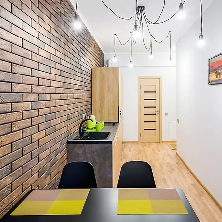 Alfa Halytska 9 * إلفيف