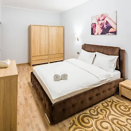 Alfa Halytska 9 * إلفيف