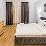 Apartment Alfa Halytska 9 *